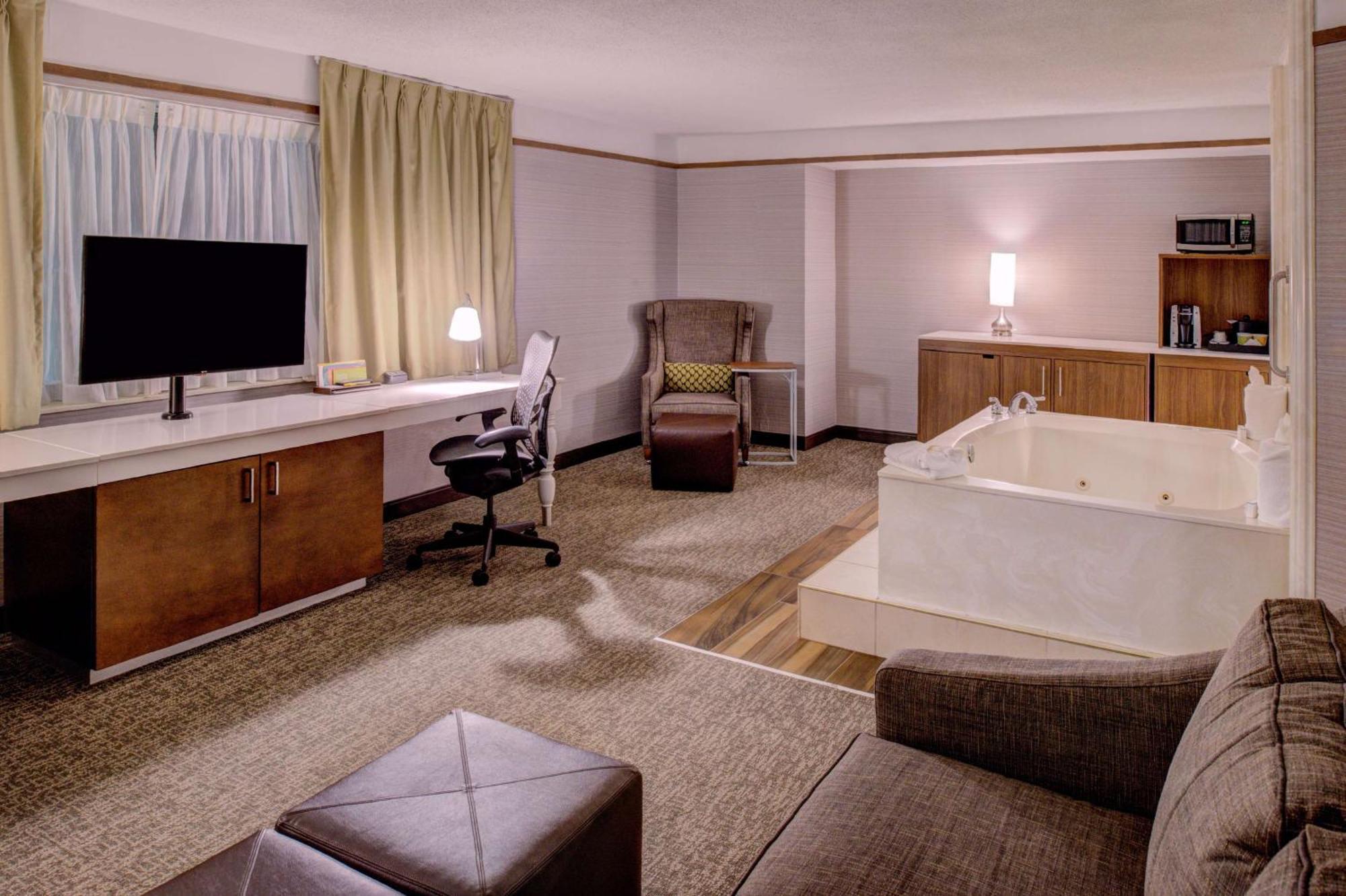 Hilton Garden Inn Detroit Саутфилд Экстерьер фото